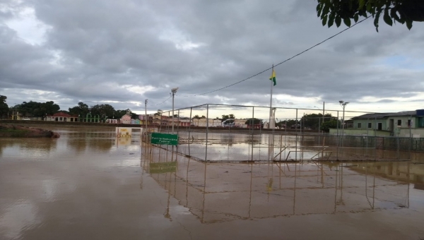 Após vazante, rio Acre transborda mais uma vez em Rio Branco e atinge 12 imóveis 